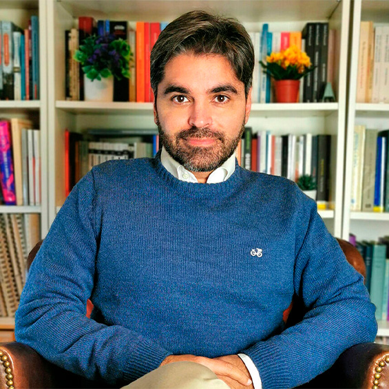 Dr. Miguel Montenegro